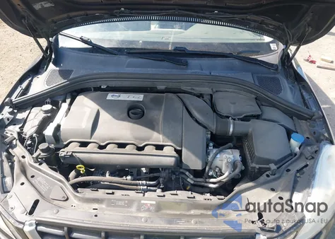 2011 Volvo Xc60 T6/T6 R-Design z USA, uszkodzony, nr VIN YV4902DZ1B2196479